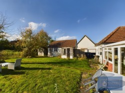 Images for Centre Drive, Newmarket