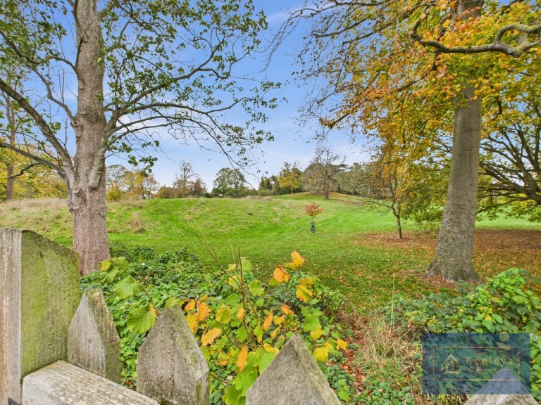 Images for Broad Street, Ely EAID:277a5fb6607f08e9830727af8daa5695 BID:1